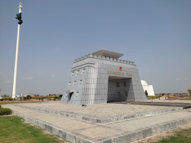 6 Iconic Monuments at Pakistan Square - DHA Multan