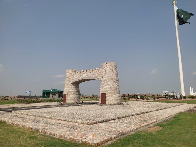 6 Iconic Monuments at Pakistan Square - DHA Multan