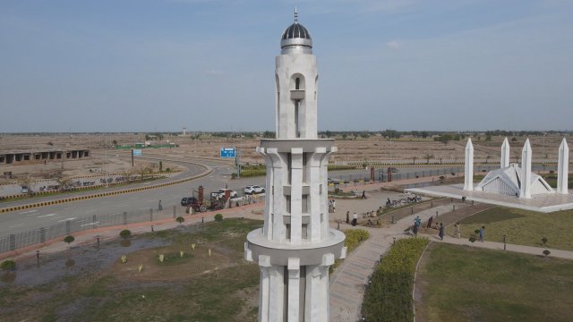 6 Iconic Monuments at Pakistan Square - DHA Multan